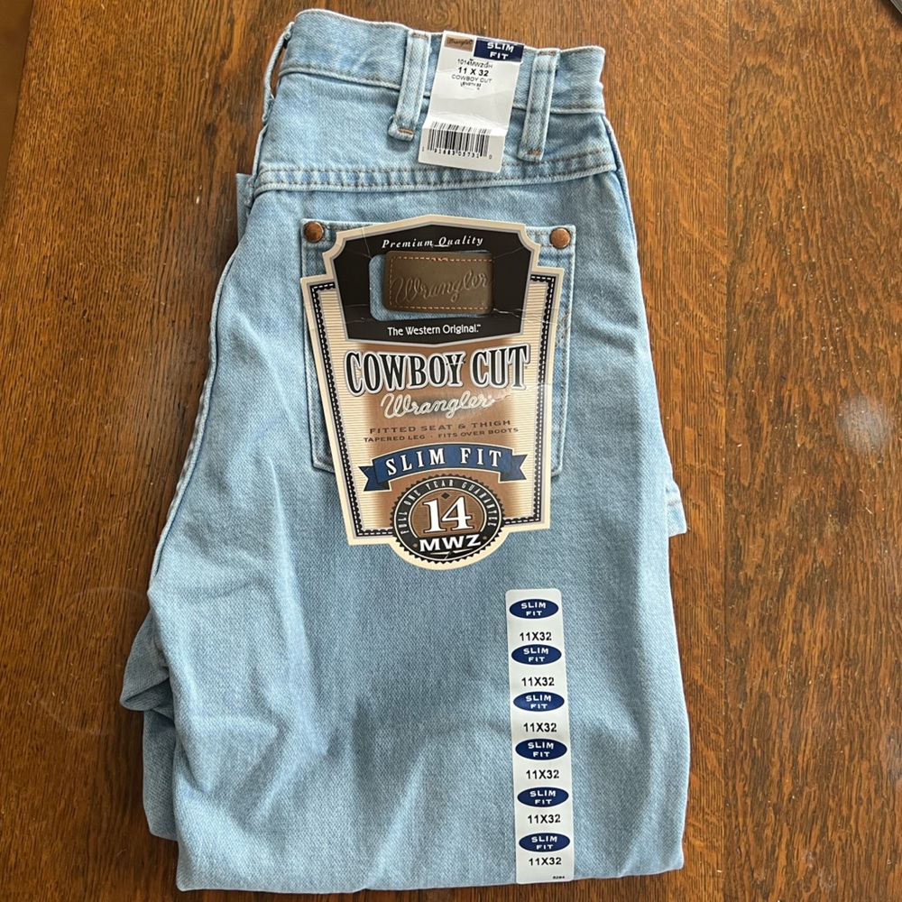 Wrangler womens cowboy cut jeans - 100% cotton NWT